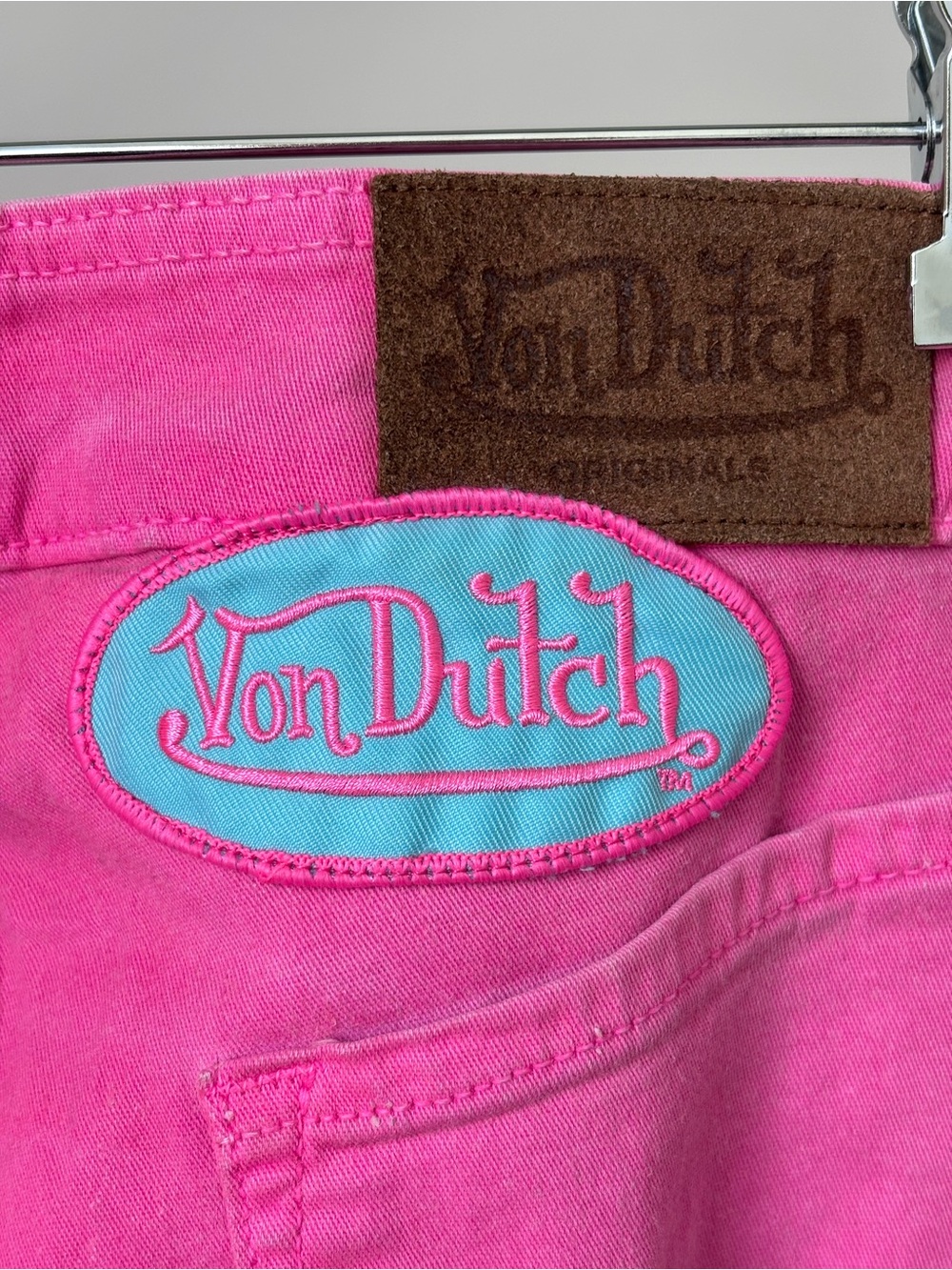 Y2K Von Dutch Hot Pink Jeans with Turquoise Logo Patch flare sz 29